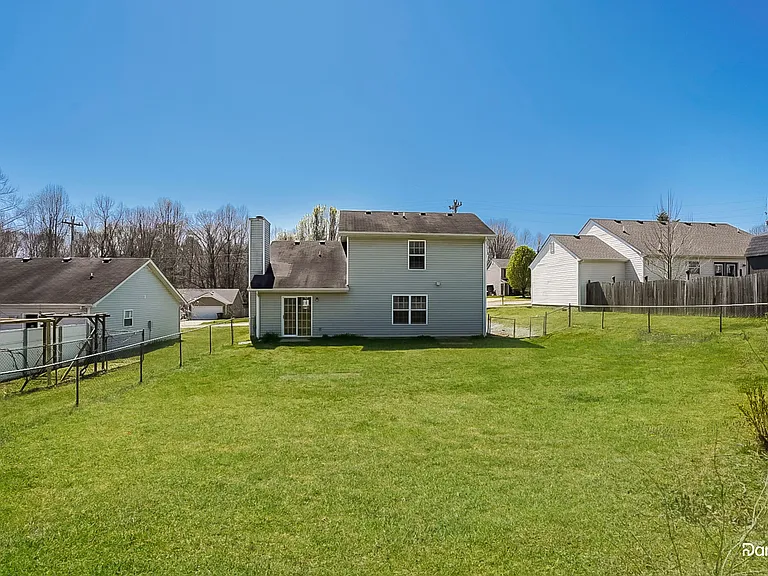 1105 Heather Dr — Photo 15