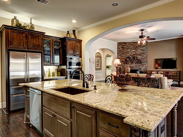 118 Monterrey Pines Dr, Montgomery, TX 77316