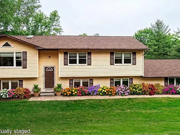 26 Waterbury Road, Warwick, NY 10990