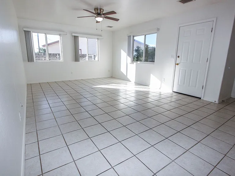 4836 N Judy Cir — Photo 2