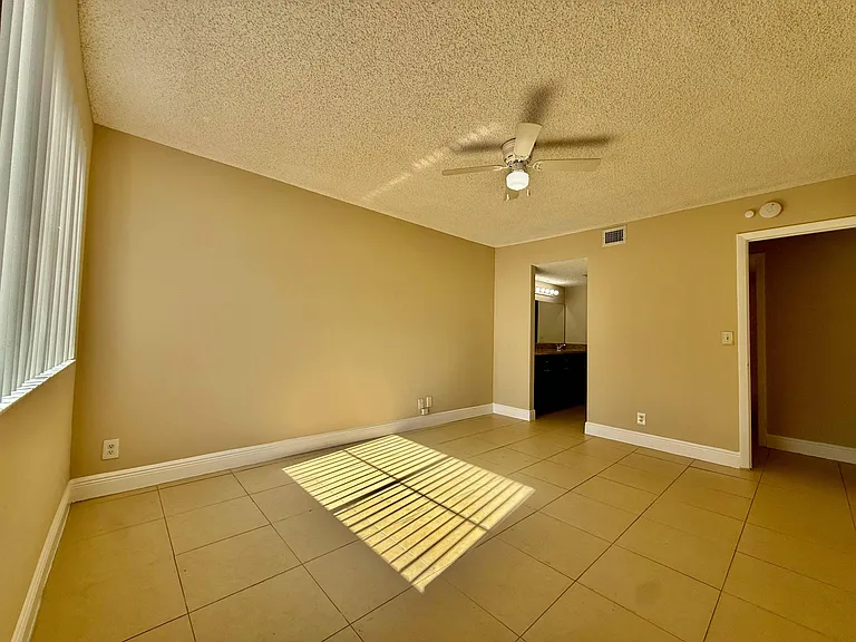 9901 Westview Dr #324 — Photo 7