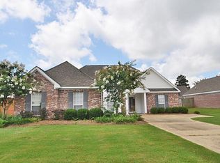 155 Bentgrass Cir, Saltillo, MS 38866