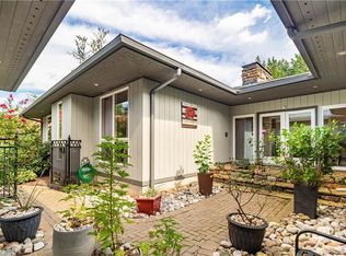 3171 Milhaven Lake Dr, Winston Salem, NC 27106