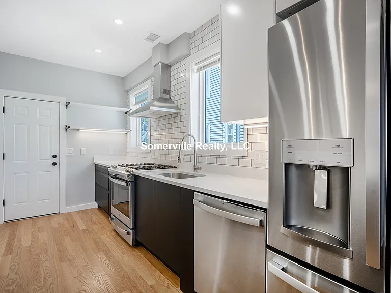 27 Linden St #1 — Photo 1