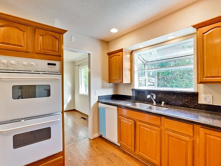 10534 Deodara Dr — Photo 5
