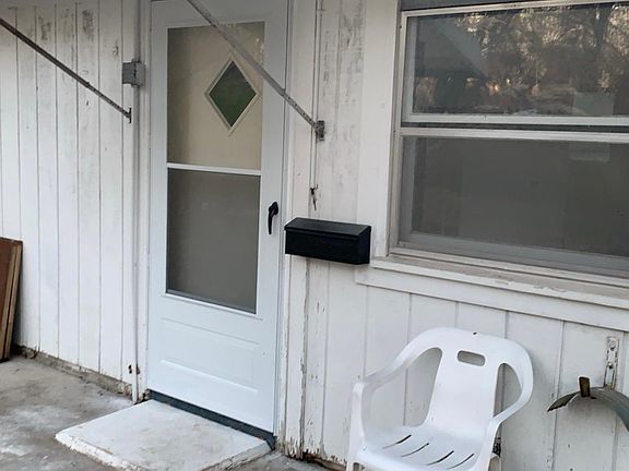 3rd image of 4609 Metropolitan Ave
