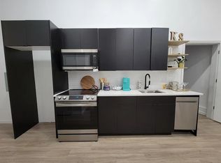 557 Market St #4E, Newark, NJ 07107