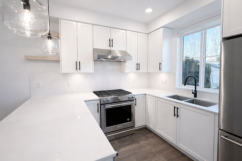 Coquitlam Townhouse for rent - 3 Bedrooms — photo 3
