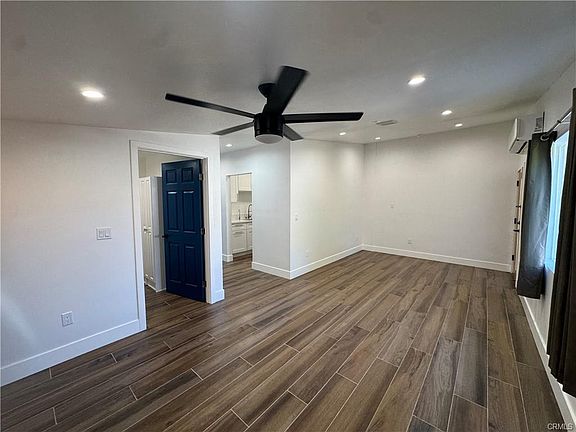 3rd image of 6439 1/2 Graves Ave