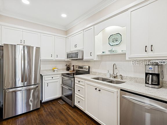 5th image of 895 Ribaut Rd #2