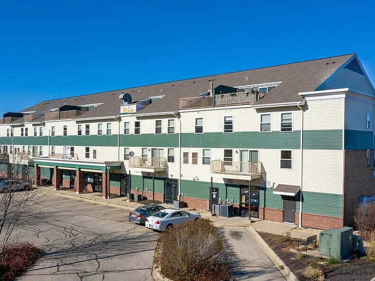McComb Place Apartments — Photo 3