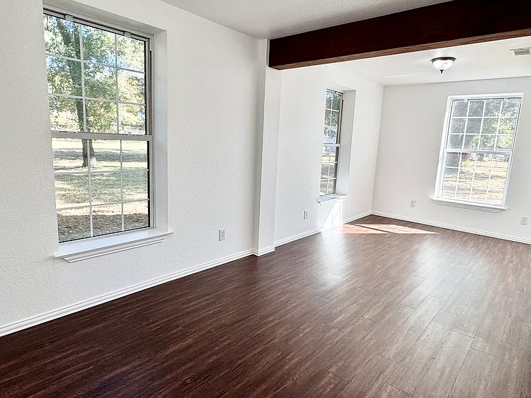 921 Bradleys Bnd — Photo 12