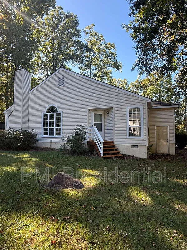 2 bed, 1.0 bath, 1091 sqft, $2,000 — Photo 1