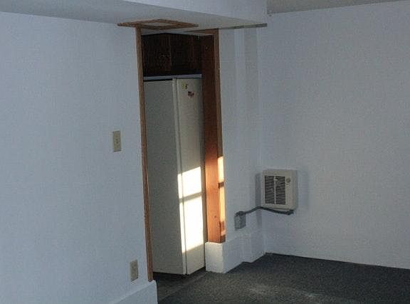 5th image of 401 Glendale Ave #C