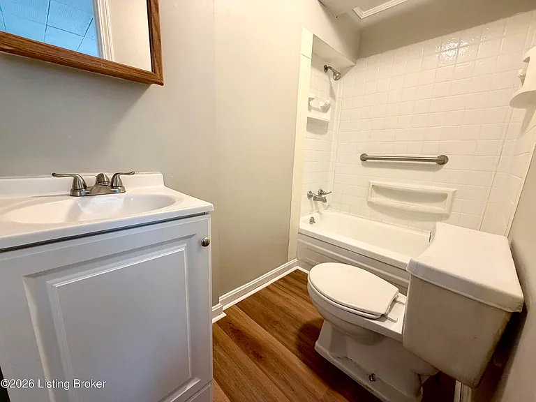 206 N Oak St #6 — Photo 6
