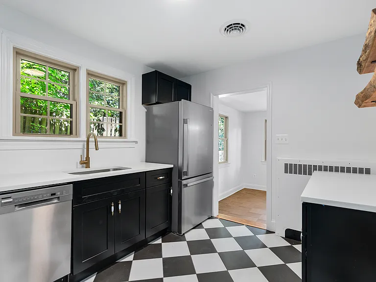 1708 Willow Ave — Photo 21