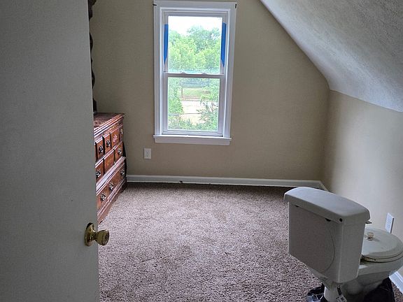 4th image of 10531 Columbia Ave #7