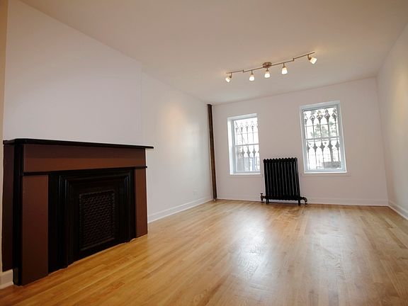 4th image of 576 Park Pl #G