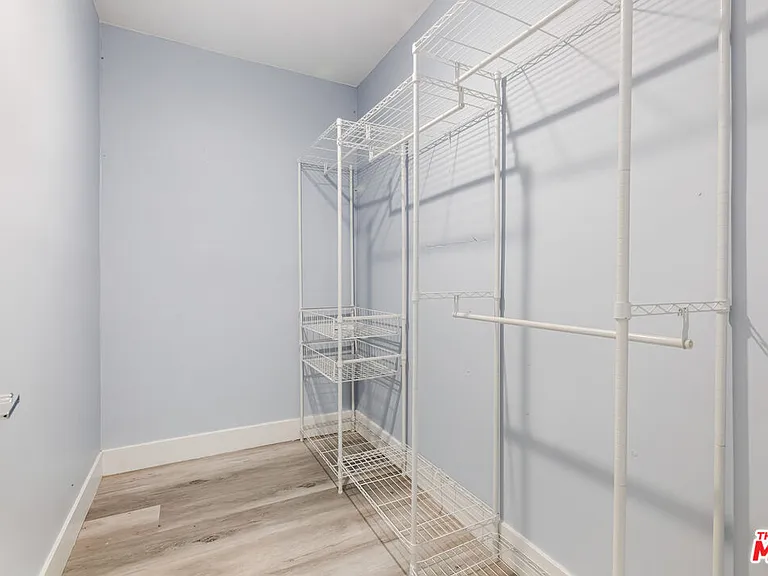 1112 S Highland Ave — Photo 32
