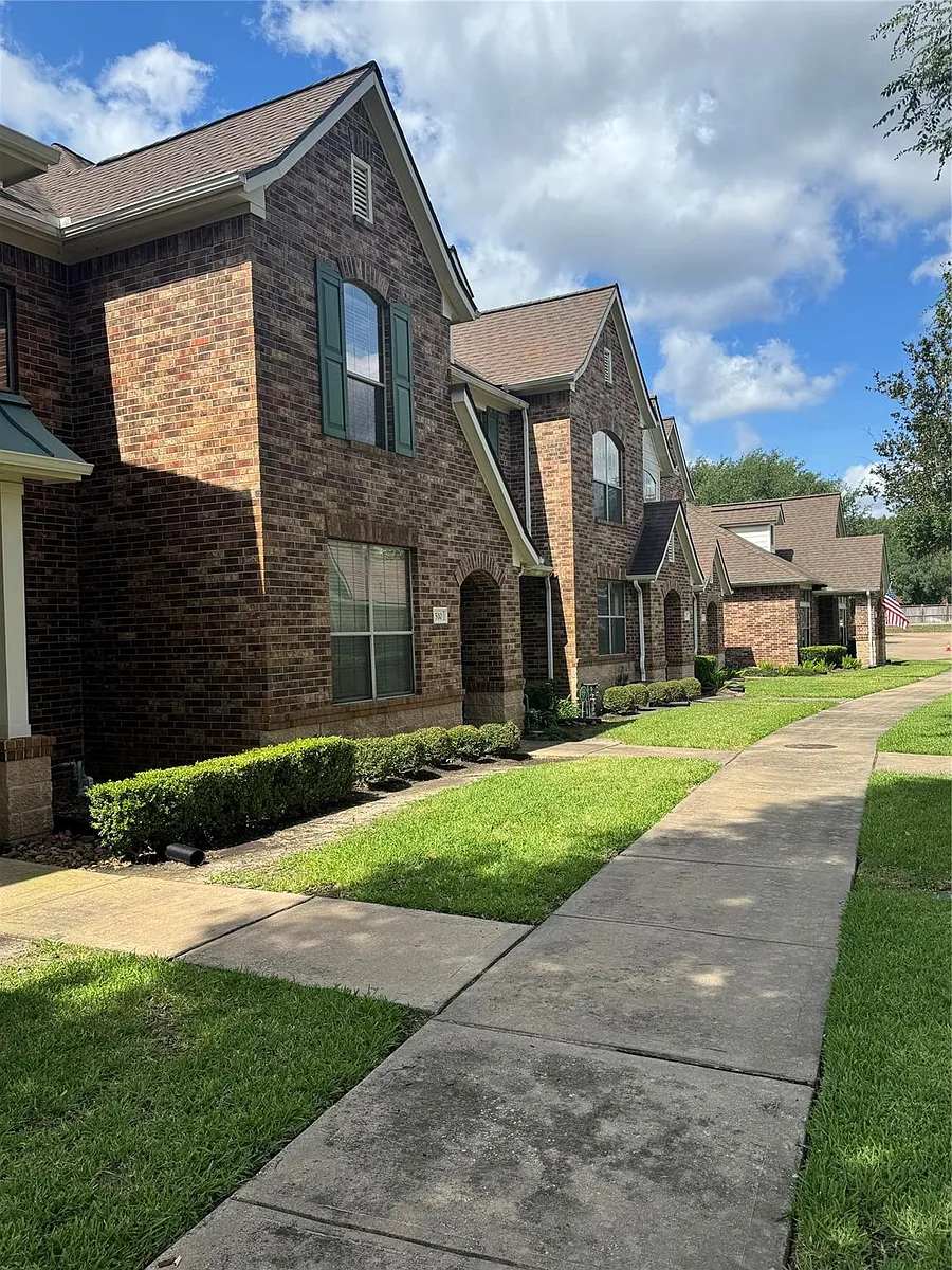 Building Photo - 506 Cypress Vis W #2