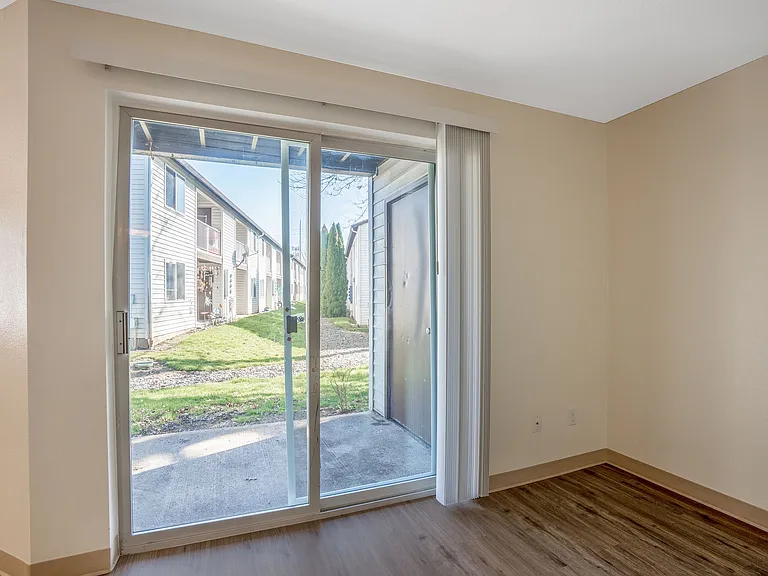 2 bed, 1 bath