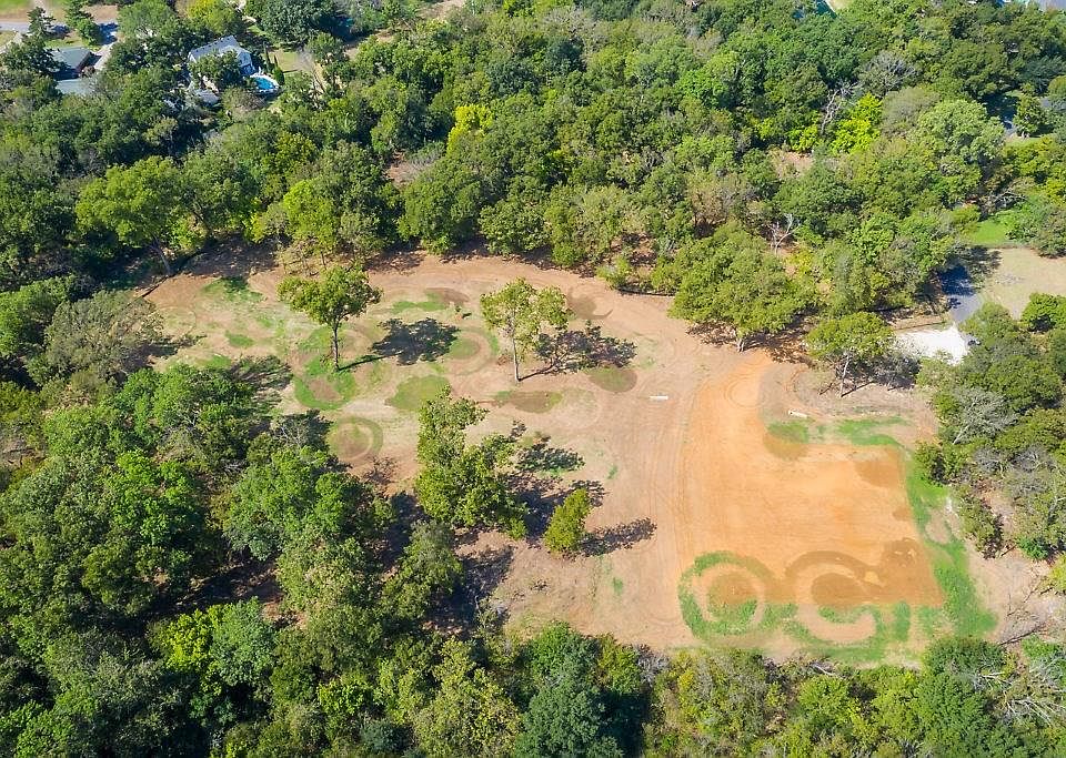 1st image of 1905 Oak Knoll Dr