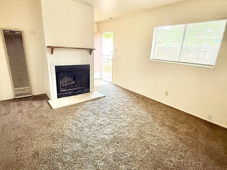 319 General Marshall St NE — Photo 4