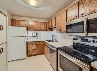 5697 Green Circle Dr APT 207, Minnetonka, MN 55343