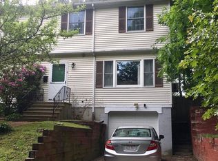 8 Topsfield Rd, Worcester, MA 01605