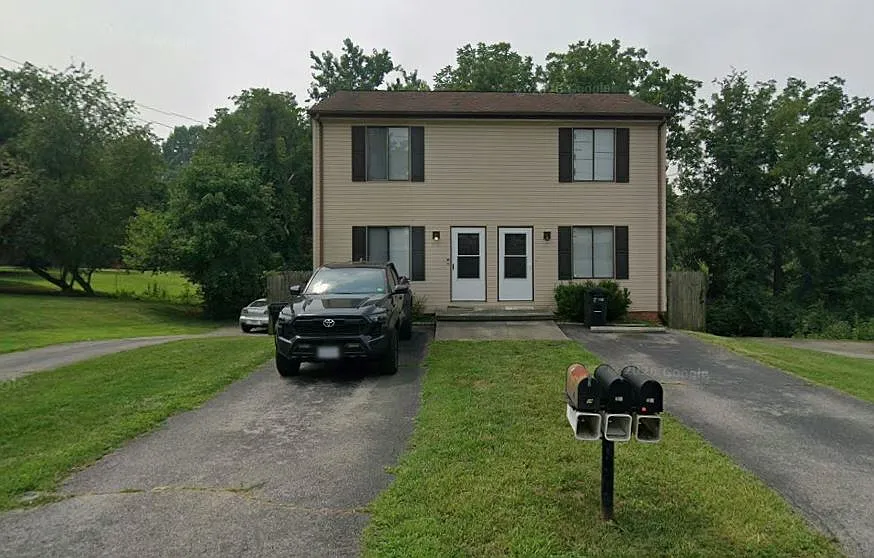411 Vista Ave #411