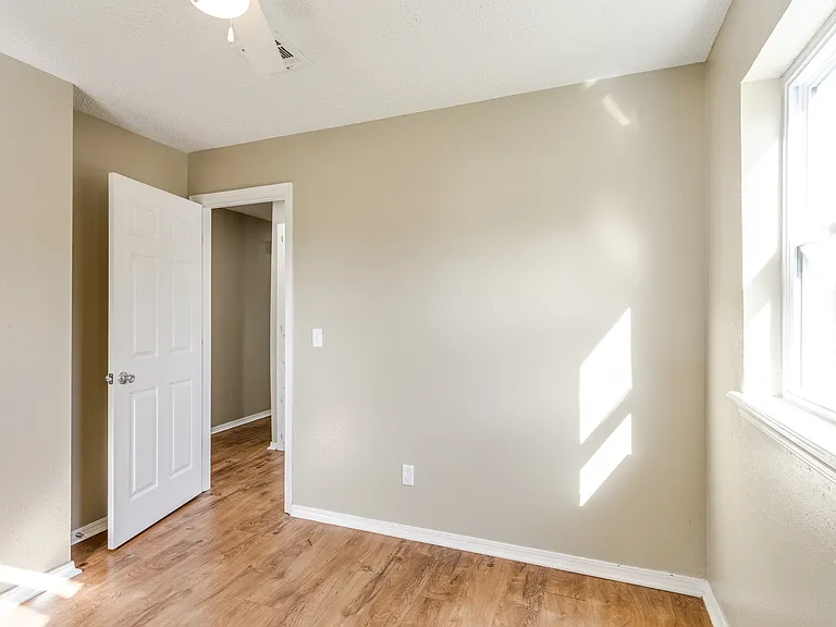 645 Lloyd Ave — Photo 22