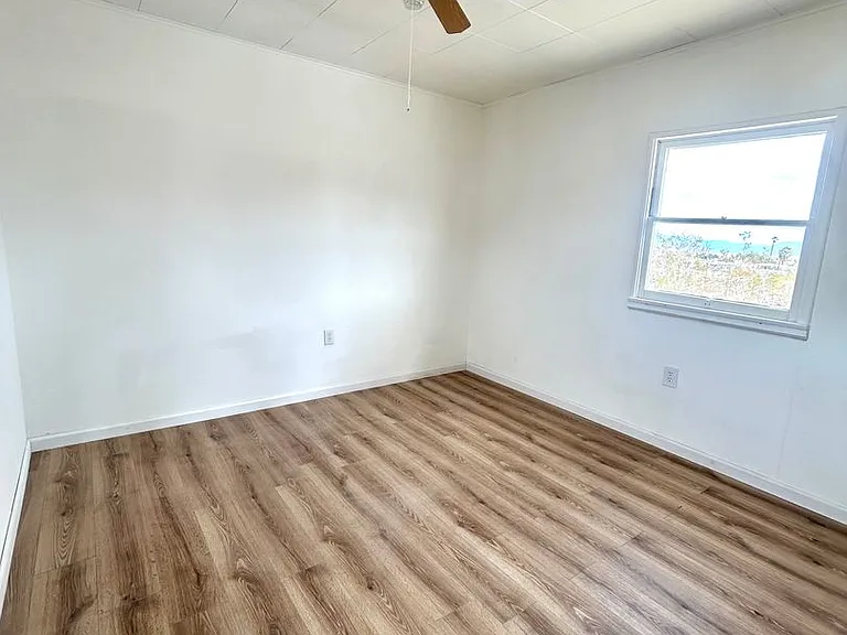 6540 Valley View Dr — Photo 2