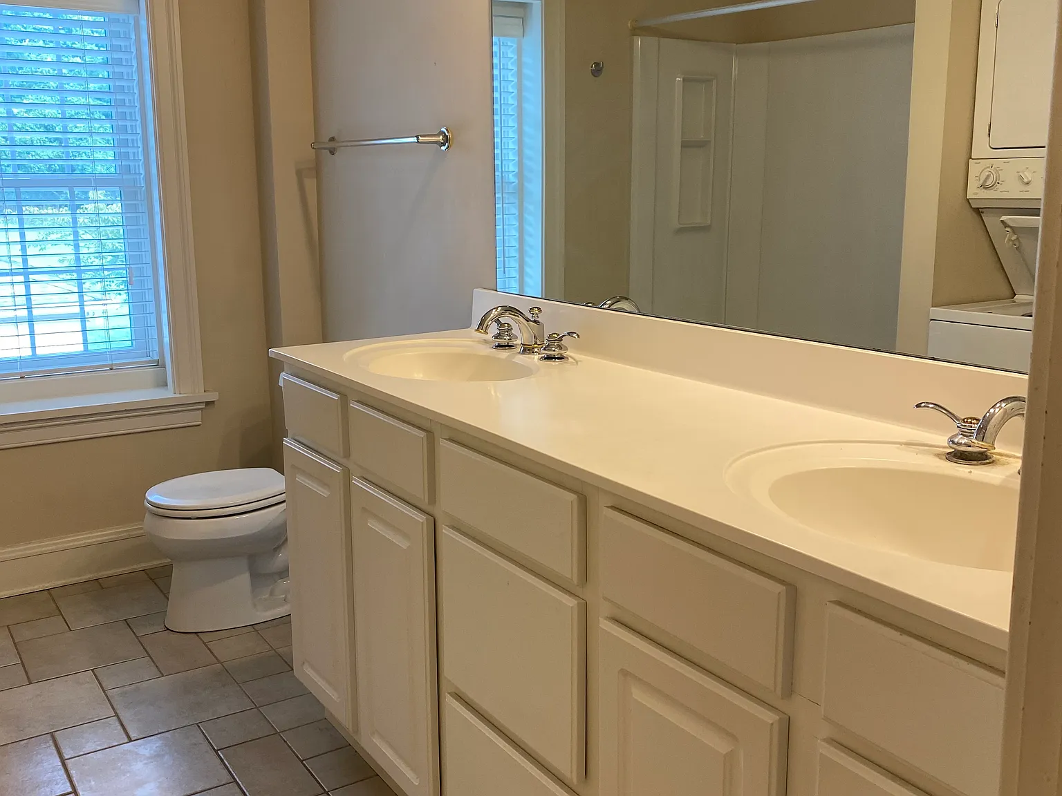 2 bed, 1000 sqft, $1,500 — Photo 3