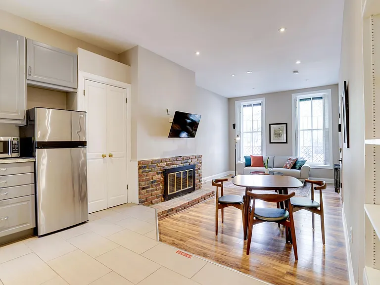113 C St SE #2 — Photo 13