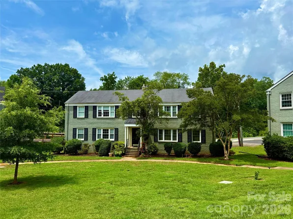 241 Wakefield Dr, Charlotte, NC 28209