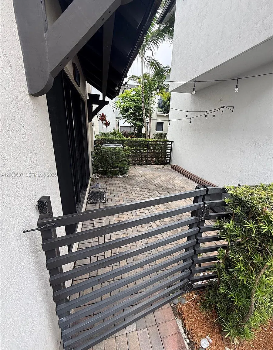 Downtown Doral South Phas — Photo 4