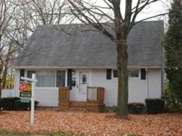 54 High St, Elyria, OH 44035