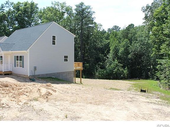 2nd image of 305 Beechwood Park Ln