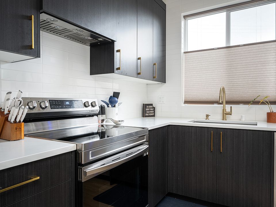 Smart oven and ample storage cabinets