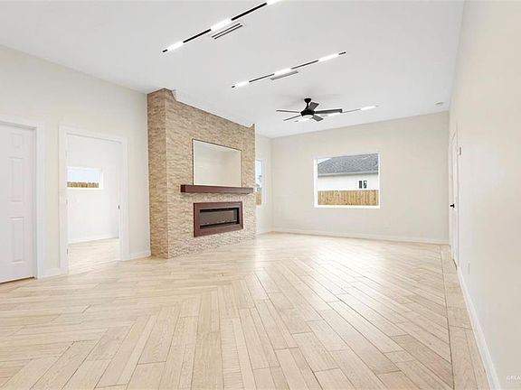 5th image of 4021 Zanesville Ave
