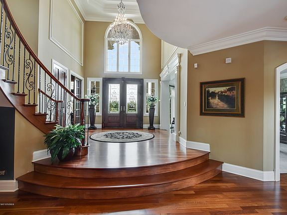 3rd image of 38 Wescott Ln