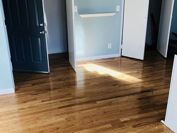 2nd image of 2335 31st St APT 1R