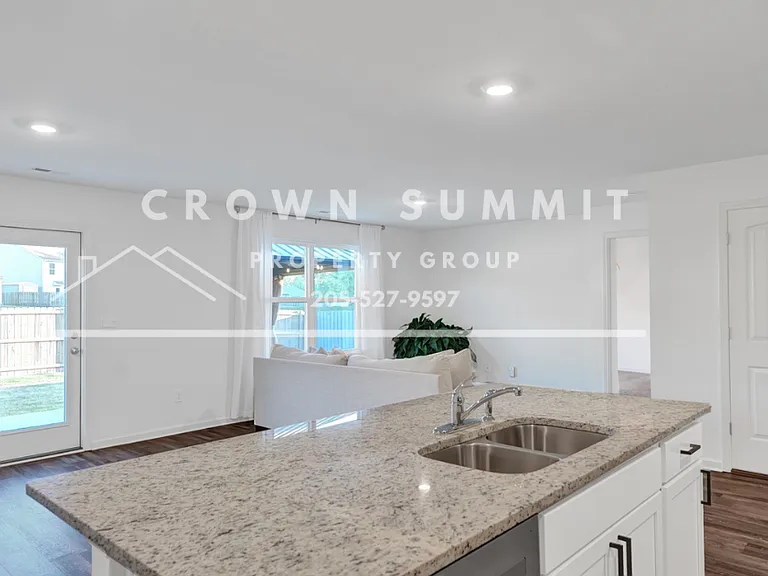 1758 Dixon Cir — Photo 9