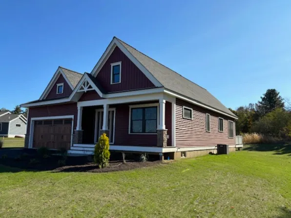 21 Edgewater Drive, Brentwood, NH 03833