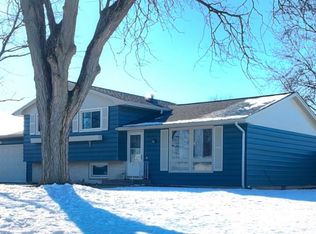 3911 Oakleaf Dr, Fort Wayne, IN 46815