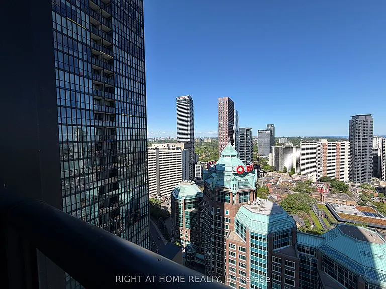 101 Charles St E #3010 — Photo 11