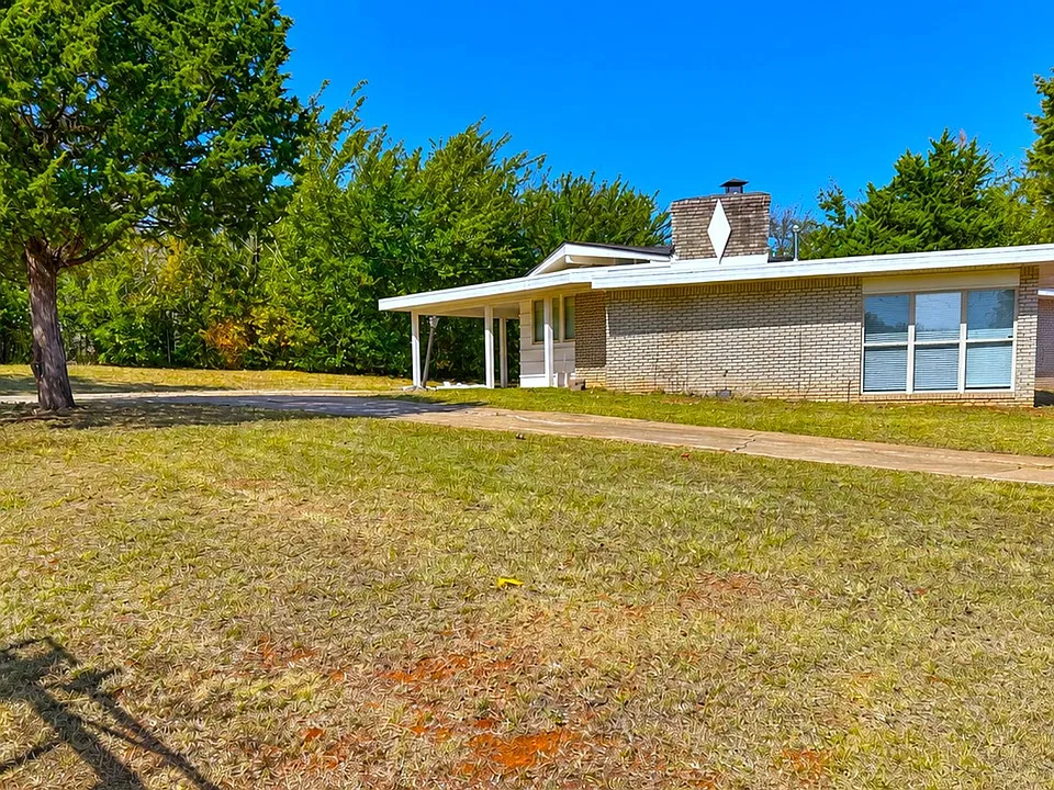3001 N Forest Park Dr