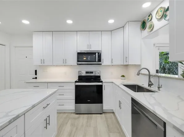 12286 McGregor Woods CIR, FORT MYERS, FL 33908