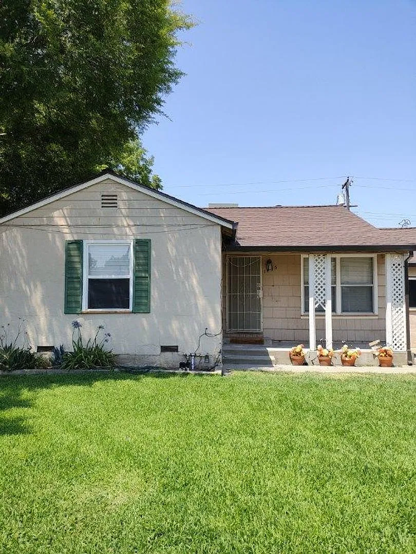 Give us a call ! — Photo 1
