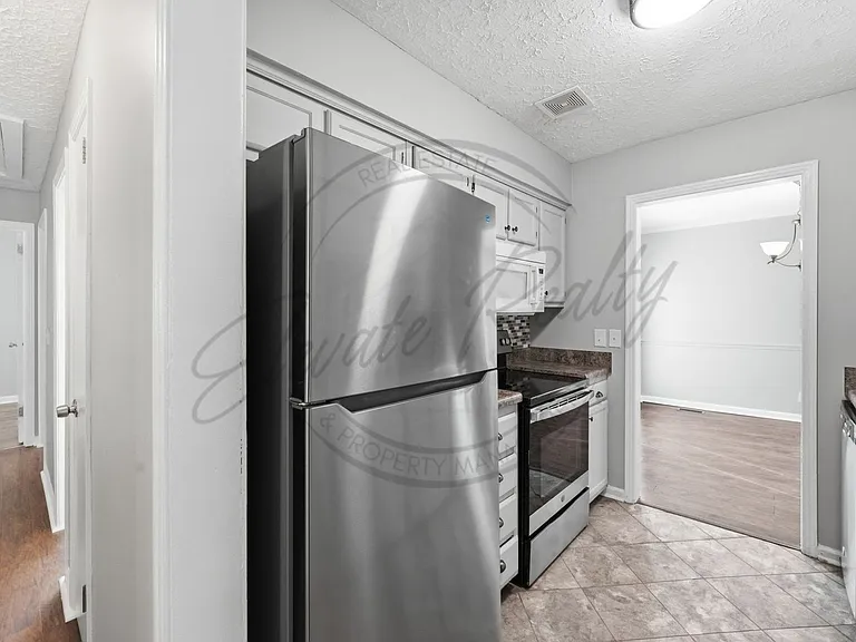 722 Heritage Square Dr — Photo 8